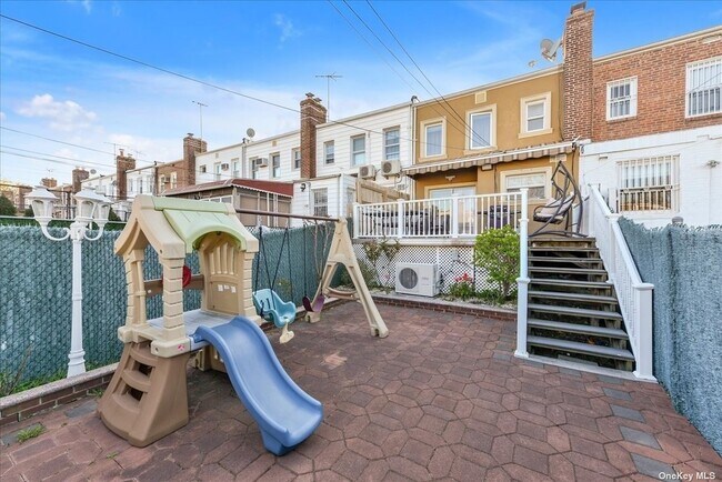 Building Photo - 70-21-70174 174th St