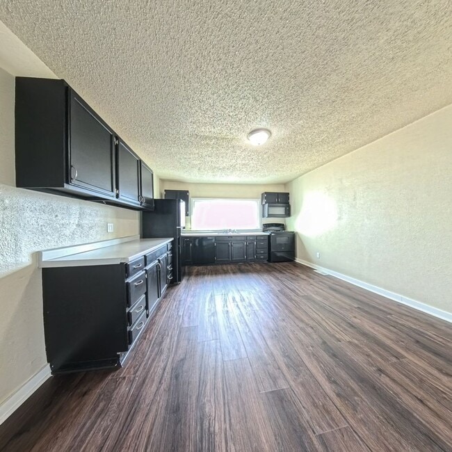 Building Photo - Newly remodeled 3 bedroom 2 bathroom home-Located in Jefferson