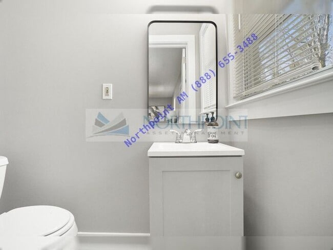 Building Photo - BR/2.5BA SFR with finished basement and back deck in NW Atlanta