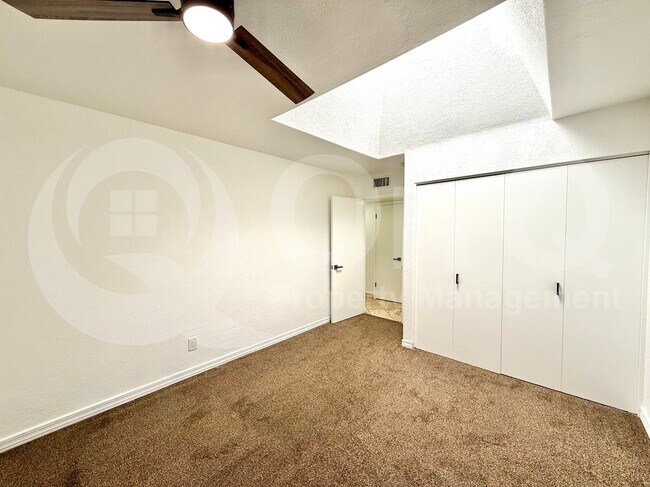 Building Photo - 3006 S Dromedary Dr