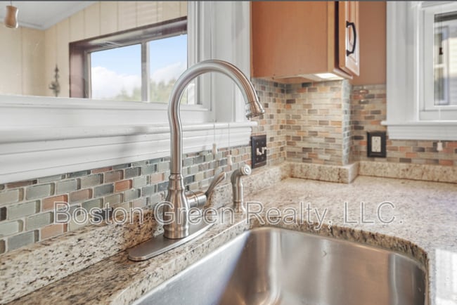 Building Photo - 69 Jaques St