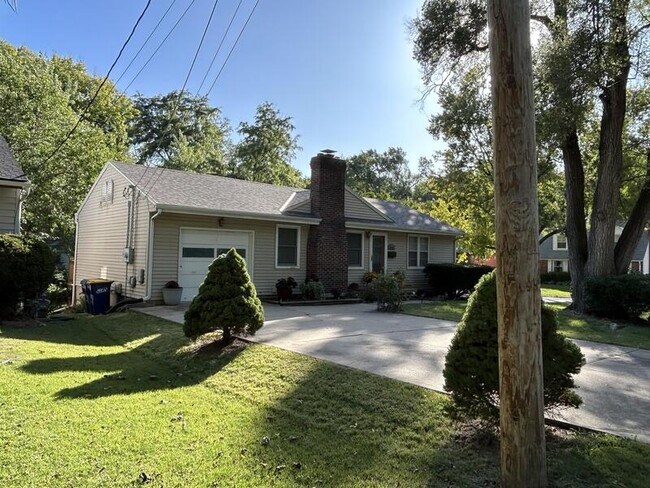 Building Photo - 6321 W 57th Terrace