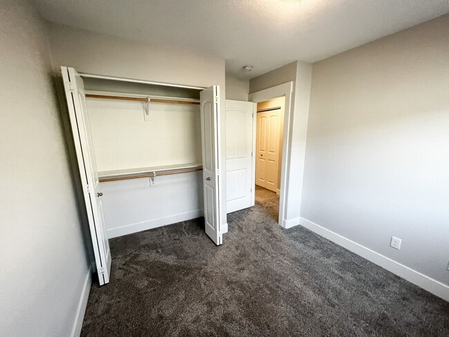 Building Photo - 5727-5729 Honey Bee St S