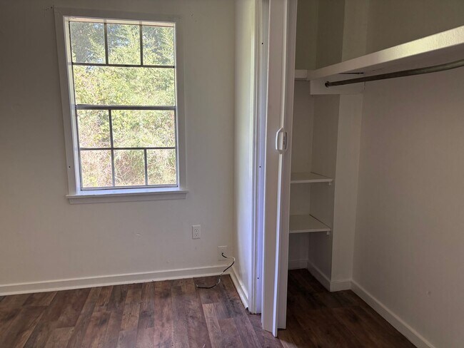 Building Photo - 2136 East Dr