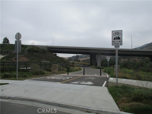 Building Photo - 12 Farra St