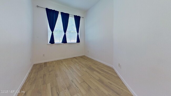 Building Photo - 12301 Kernan Forest Blvd