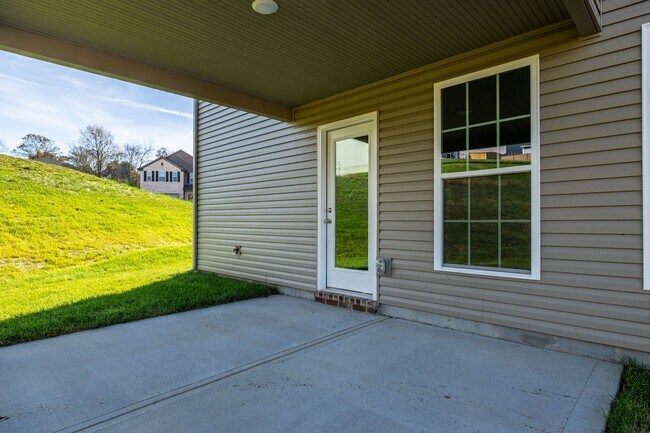 Building Photo - Brand-New 4 Bedroom Home in Beautiful Maryville, TN