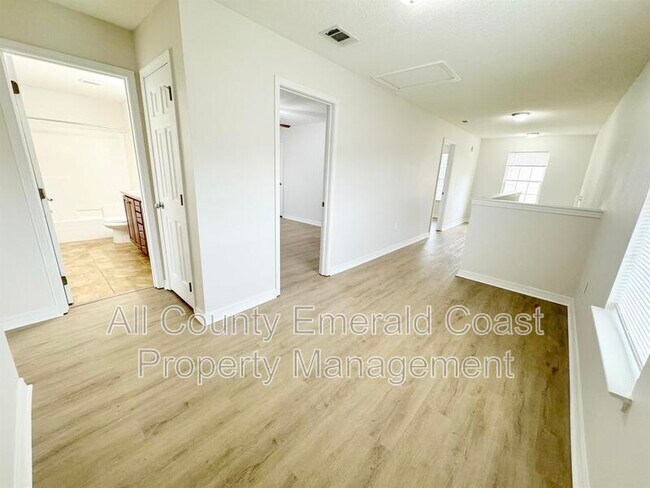 Building Photo - 293 Dahlquist Dr