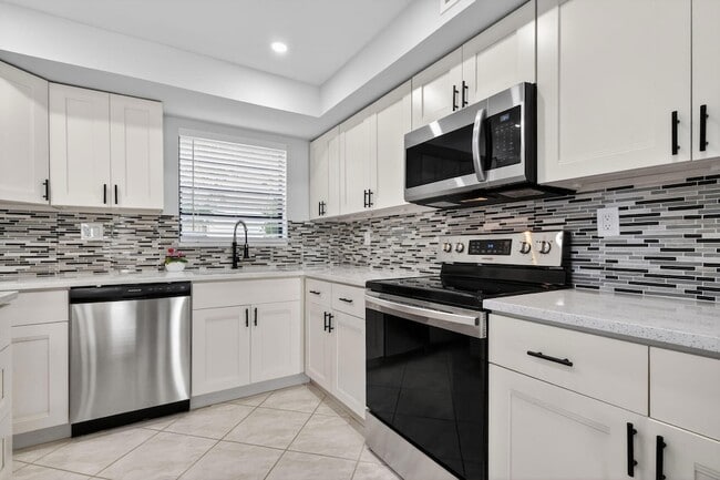 Building Photo - 492 Piedmont Ct