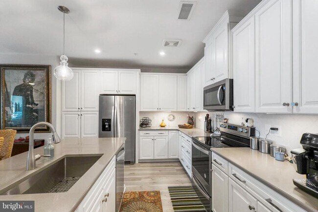 Building Photo - 13210 Petrel St