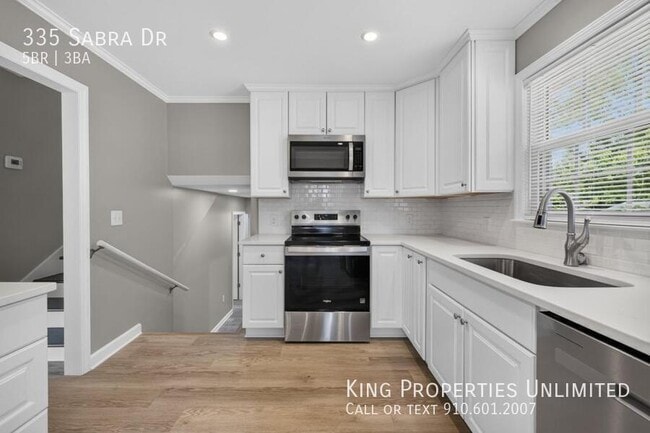 Building Photo - 335 Sabra Dr