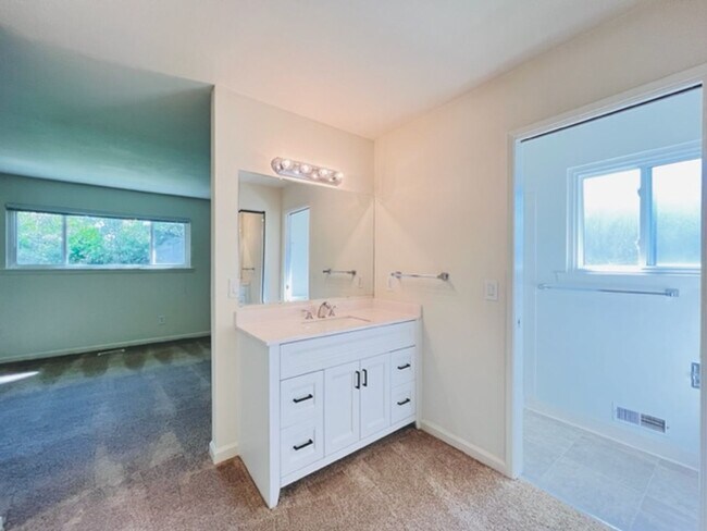 Building Photo - Charming 4BD/2BA, Single-Story Ranch-Style...