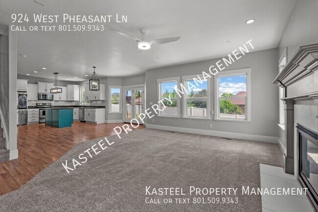 Building Photo - 924 W Pheasant Ln