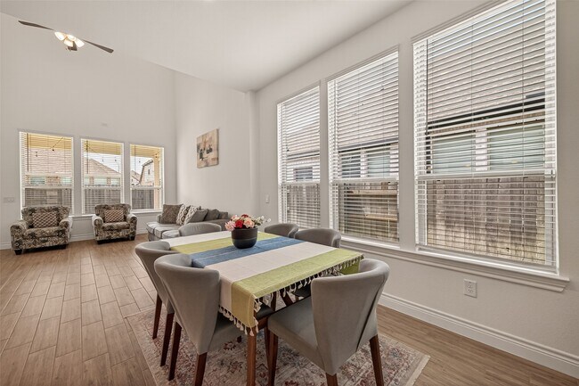 Building Photo - 7319 Woodlark Rdg Dr