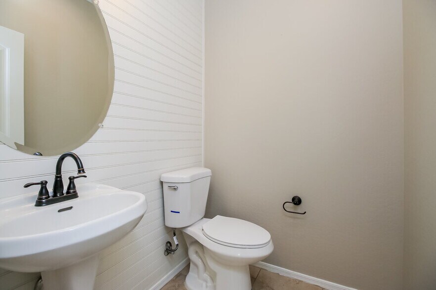 Building Photo - 4463 E Remington Dr