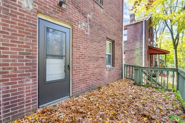 Building Photo - 2043 Boggs Ave