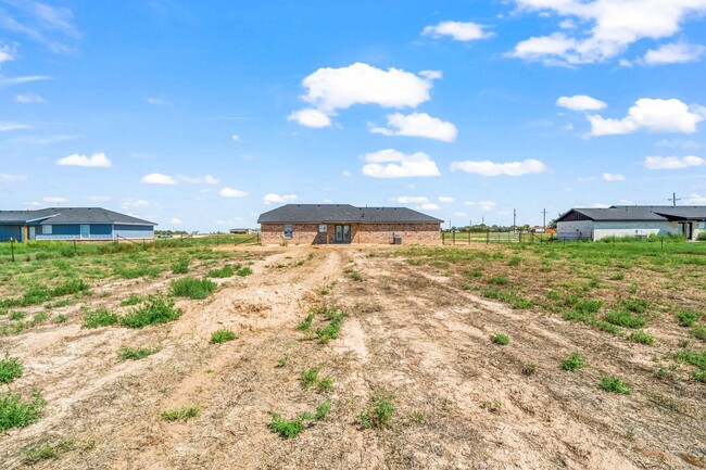 Building Photo - Country Living In Roosevelt ISD!