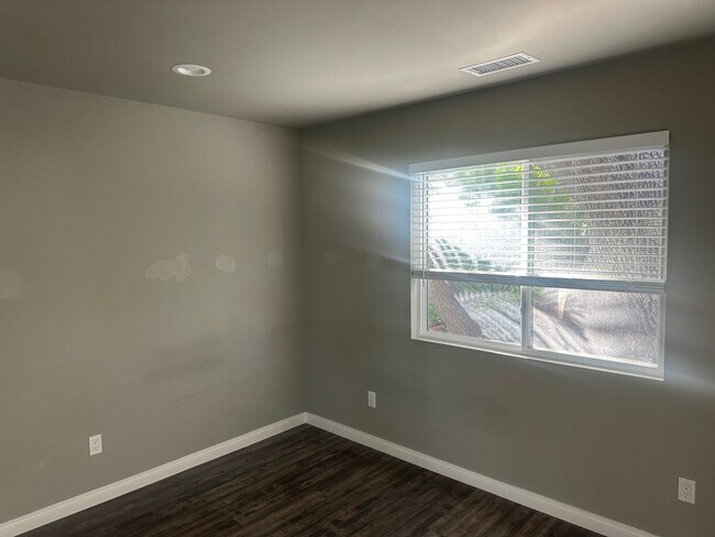 Building Photo - Charming 3 Bedroom 2 bathroom back house in the heart of San Diego's most desirable neighborhoods!