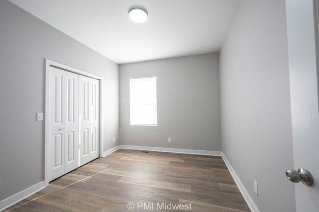 Building Photo - 2845 N Talbott St