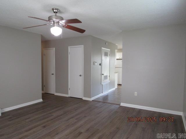 Building Photo - 203 Club Ln