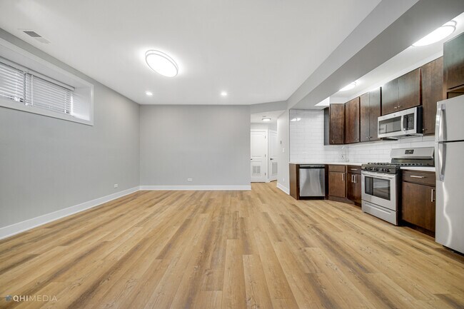 Building Photo - 2735 W Polk St