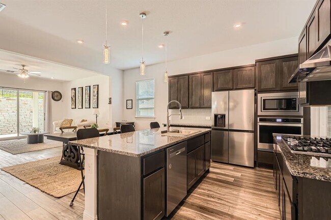 Building Photo - 4608 Modena Bay Bend