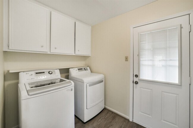 Building Photo - 7818 Kleingreen Ln