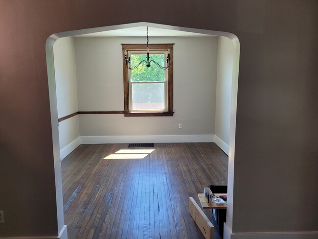 Building Photo - 1243 Hillsdale Ave