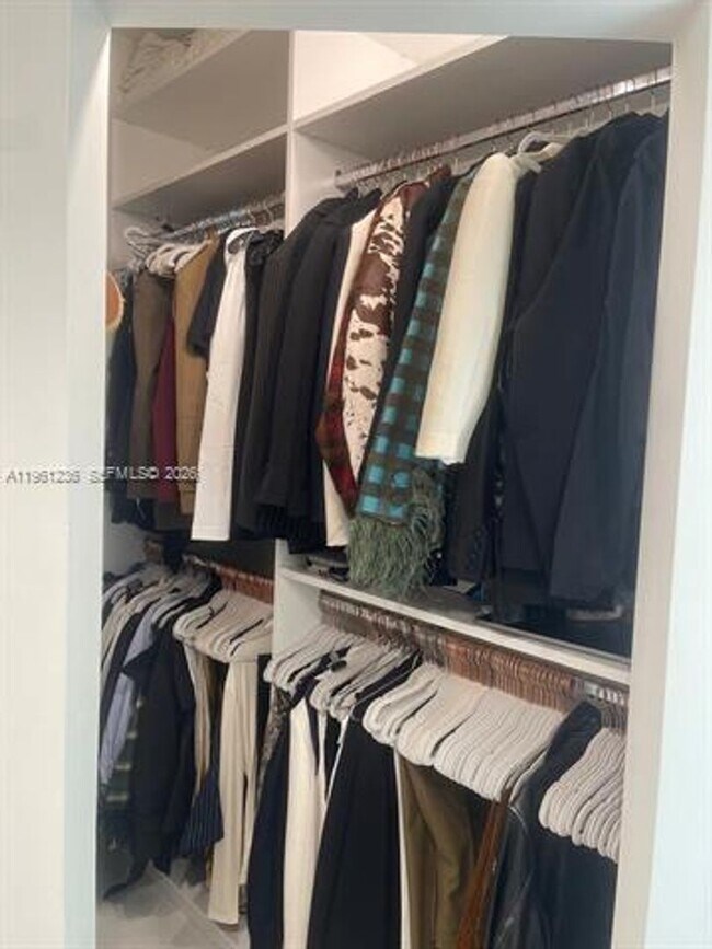 Building Photo - 888 Brickell Key Dr