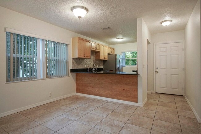 Building Photo - 2132 NE Pelican Terrace