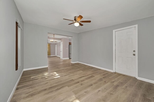 Building Photo - 1351 NE 156th St
