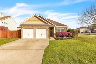 Building Photo - Completely Renovated 4 Bed/2 Bath in White...