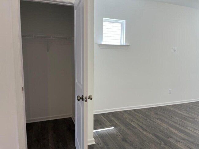 Building Photo - 198 Blue Butterfly Dr