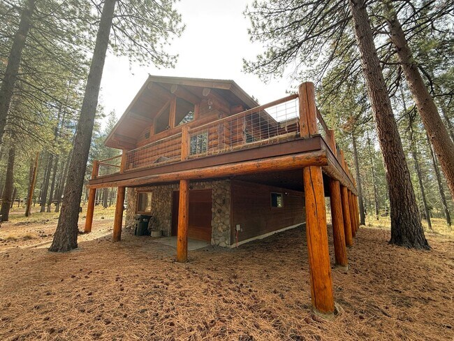 Building Photo - 55303 Velvet Ct