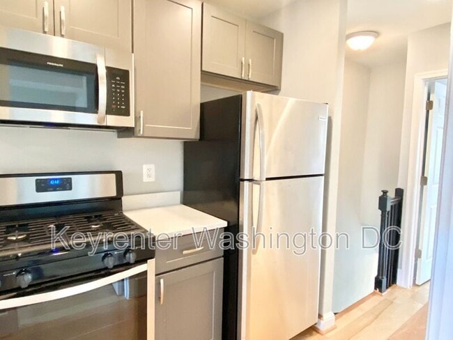 Building Photo - 1715 Montello Ave NE