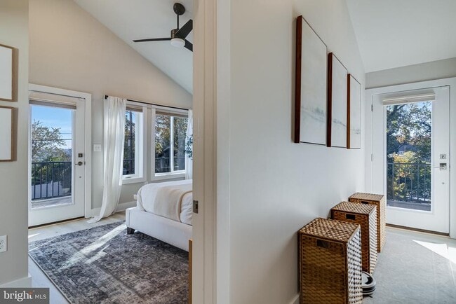 Building Photo - 84 S Chesapeake Ave