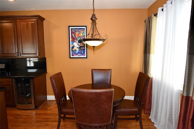 Building Photo - 326 Gregg St