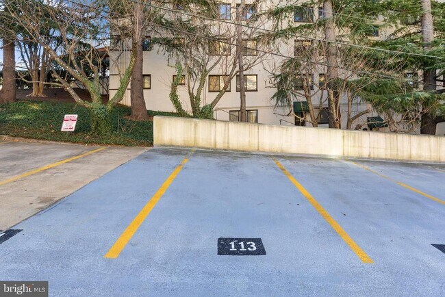 Building Photo - 2030 N Adams St