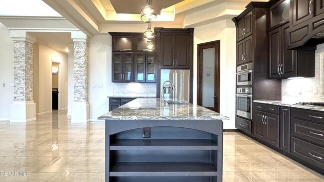 Building Photo - 12408 Fresh Water Dr