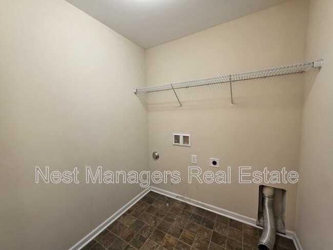 Building Photo - 825 Running Horse Ln