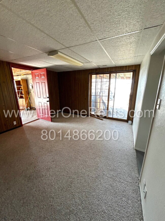 Building Photo - NO DEPOSIT option available for qualified renters!