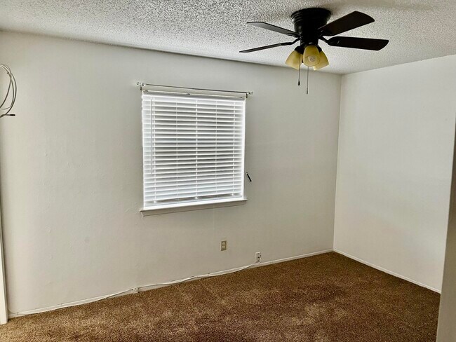Building Photo - 10724 Onyxstone St