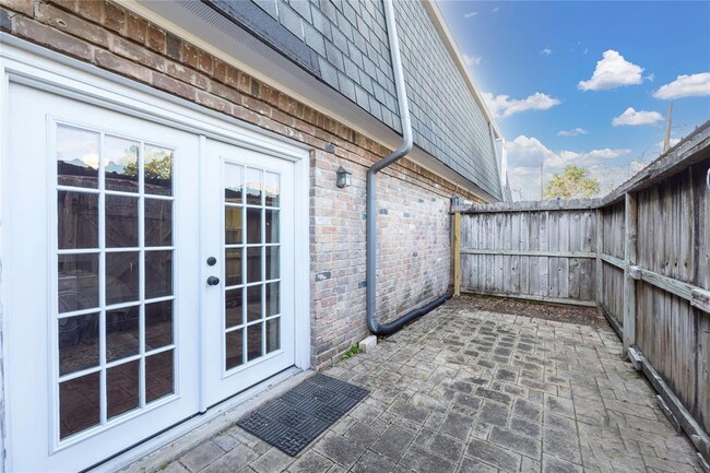 Building Photo - 9029 Gaylord Dr