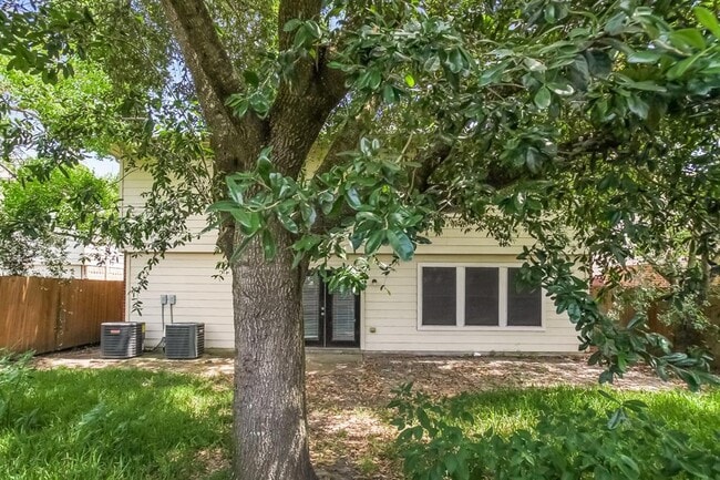 Building Photo - 7811 Cedar View St