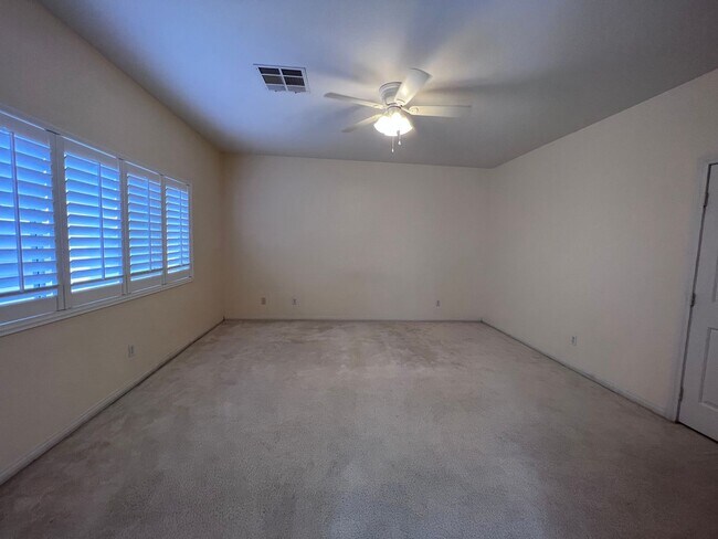 Building Photo - 678 Kentons Run Ave