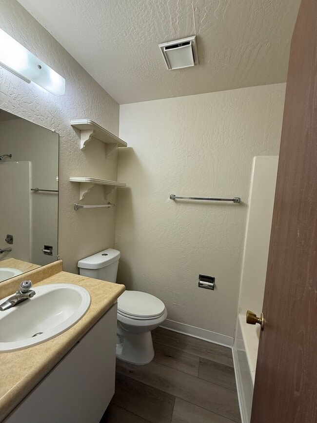 Building Photo - 1 Bedroom Condo for Rent South Reno (Donner Creek Village)