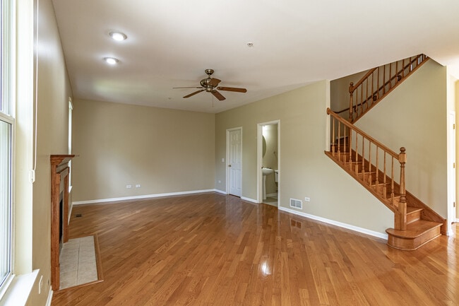 Building Photo - 810 Spencer Ln