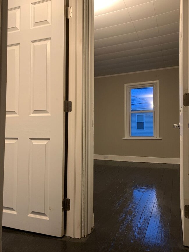 Building Photo - Newly Renovated 2 Bedroom with a walk-through Home in Carlisle