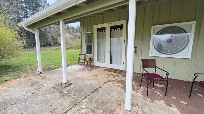 Building Photo - Lakefront One Bedroom on Westside Olympia ...
