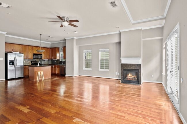 Building Photo - 5405 Kansas St